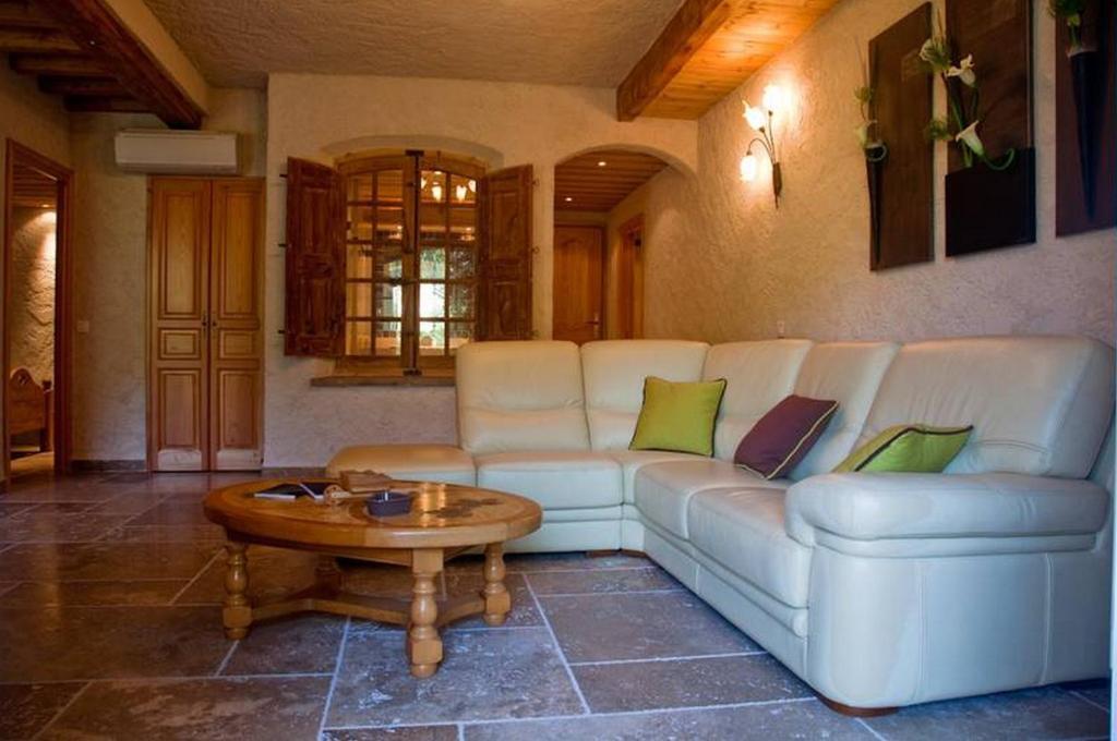 L' Escapade Hotel & Restaurant Le Pradet Bagian luar foto