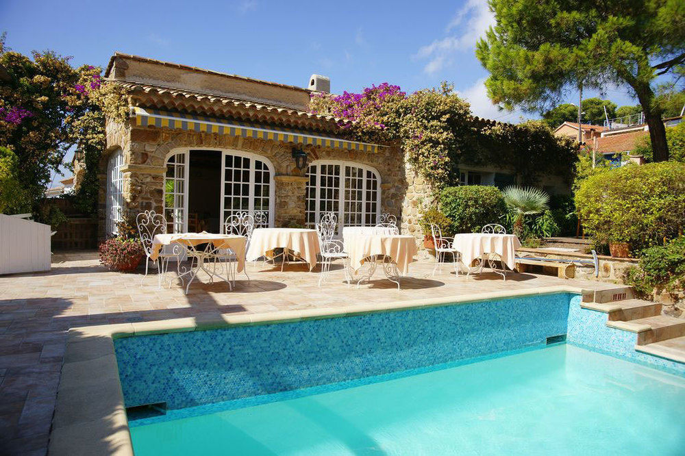 L' Escapade Hotel & Restaurant Le Pradet Bagian luar foto
