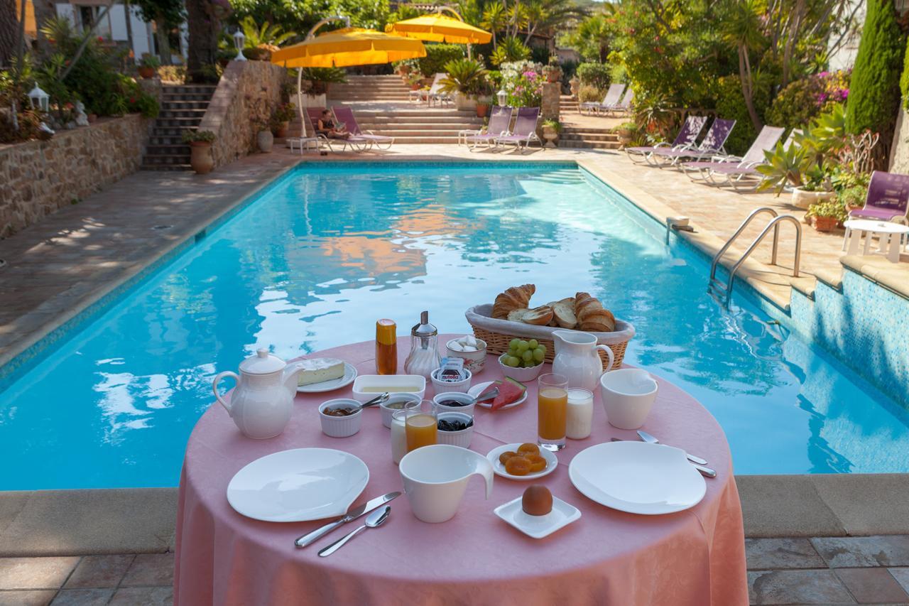 L' Escapade Hotel & Restaurant Le Pradet Bagian luar foto