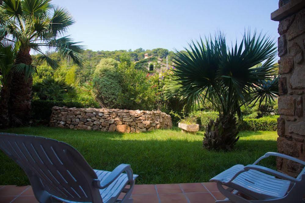 L' Escapade Hotel & Restaurant Le Pradet Bagian luar foto